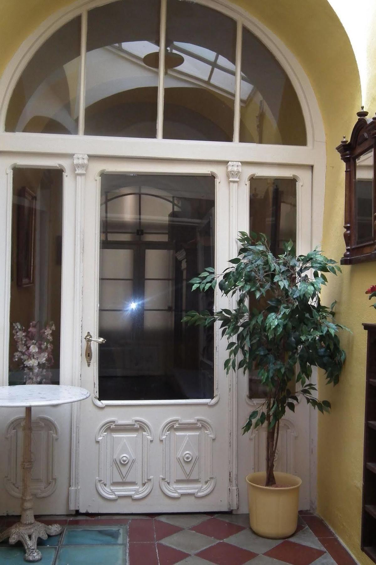 Centrum Tiffany Pension Domažlice Kültér fotó